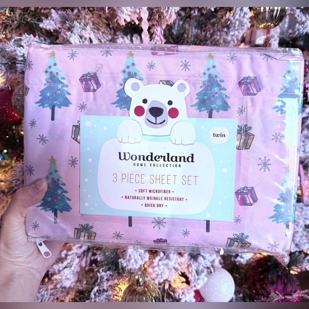 Christmas WONDERLAND Twin Sheet Set NWT
